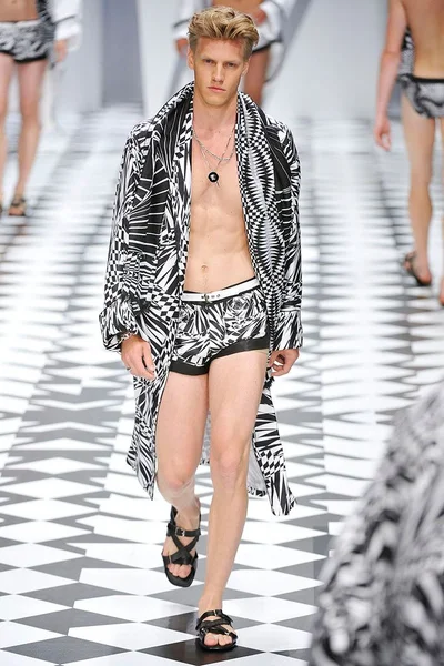 Look 50